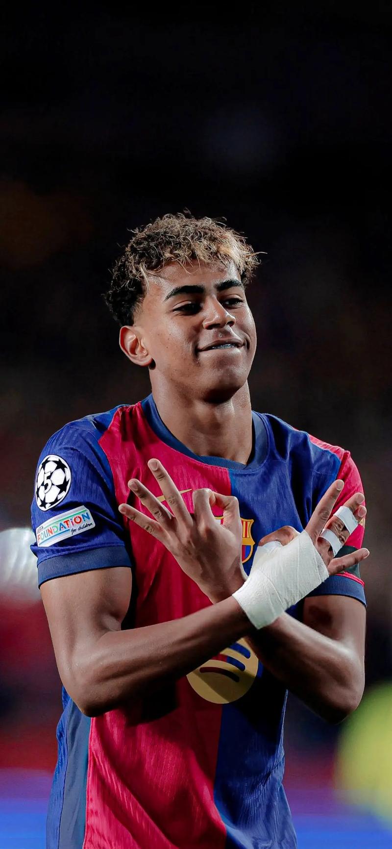 喀麦隆非洲杯大名单：姆伯莫领衔，巴索戈在列，奥纳纳无缘（喀麦隆非洲杯名单出炉：姆伯莫领衔，巴索戈入选，奥纳纳落选）