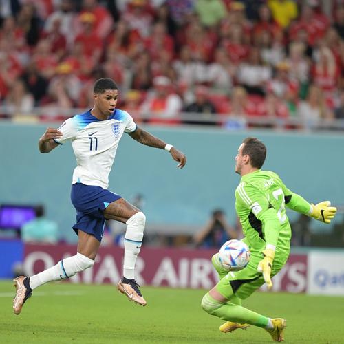 罗马诺：去年冬窗曼联引进埃德松未果，现在他已经大降价了（罗马诺：曼联去年冬窗未能签下埃德松，如今他的转会费已大幅下调）