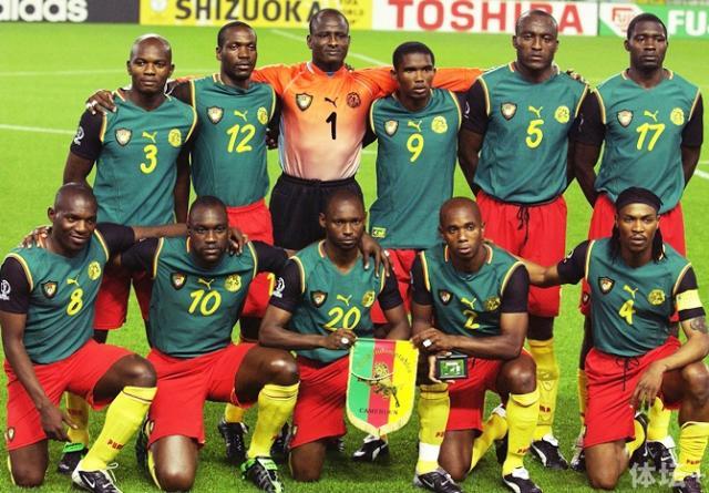 记者：曼联领跑谢什科争夺战，莱比锡要价7500万欧+浮动（曼联在谢什科争夺战中暂居领先，莱比锡标价7500万欧外加浮动条款）