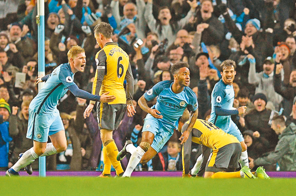 纯粹的热爱，孔德在贝宁和当地的孩子们一起赤脚踢球（热爱至纯：孔德在贝宁与当地孩子光脚踢球）