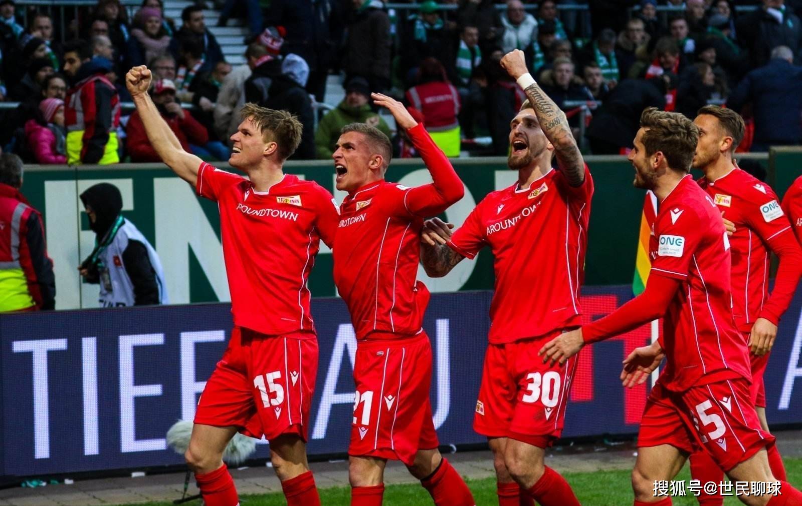 曼联引援总监评谢什科：速度快、弹跳强，风格有点像哈兰德（曼联引援总监谈谢什科：速度出众、弹跳惊人，踢法颇似哈兰德）