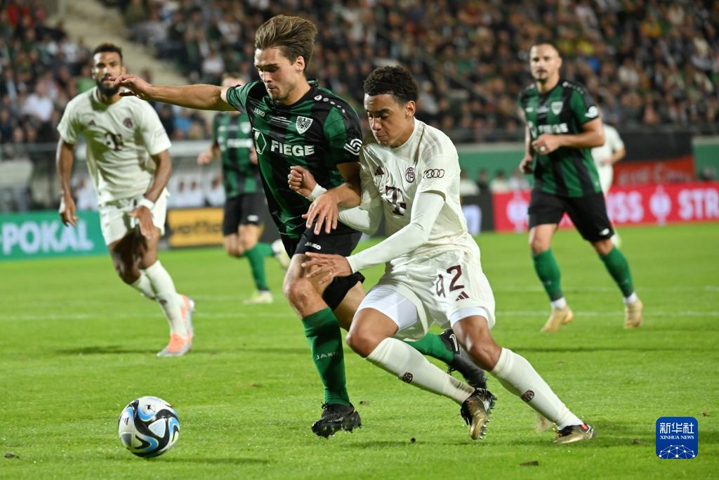 自贡一女士购买川超门票被骗，陆续转账13万余元（自贡女子为购川超门票遭骗，累计转账13万余元）