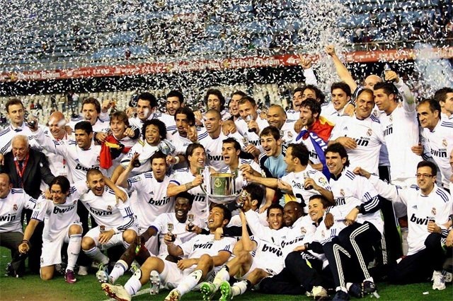 翻修球场，“连滚带爬”为的是“从从容容”