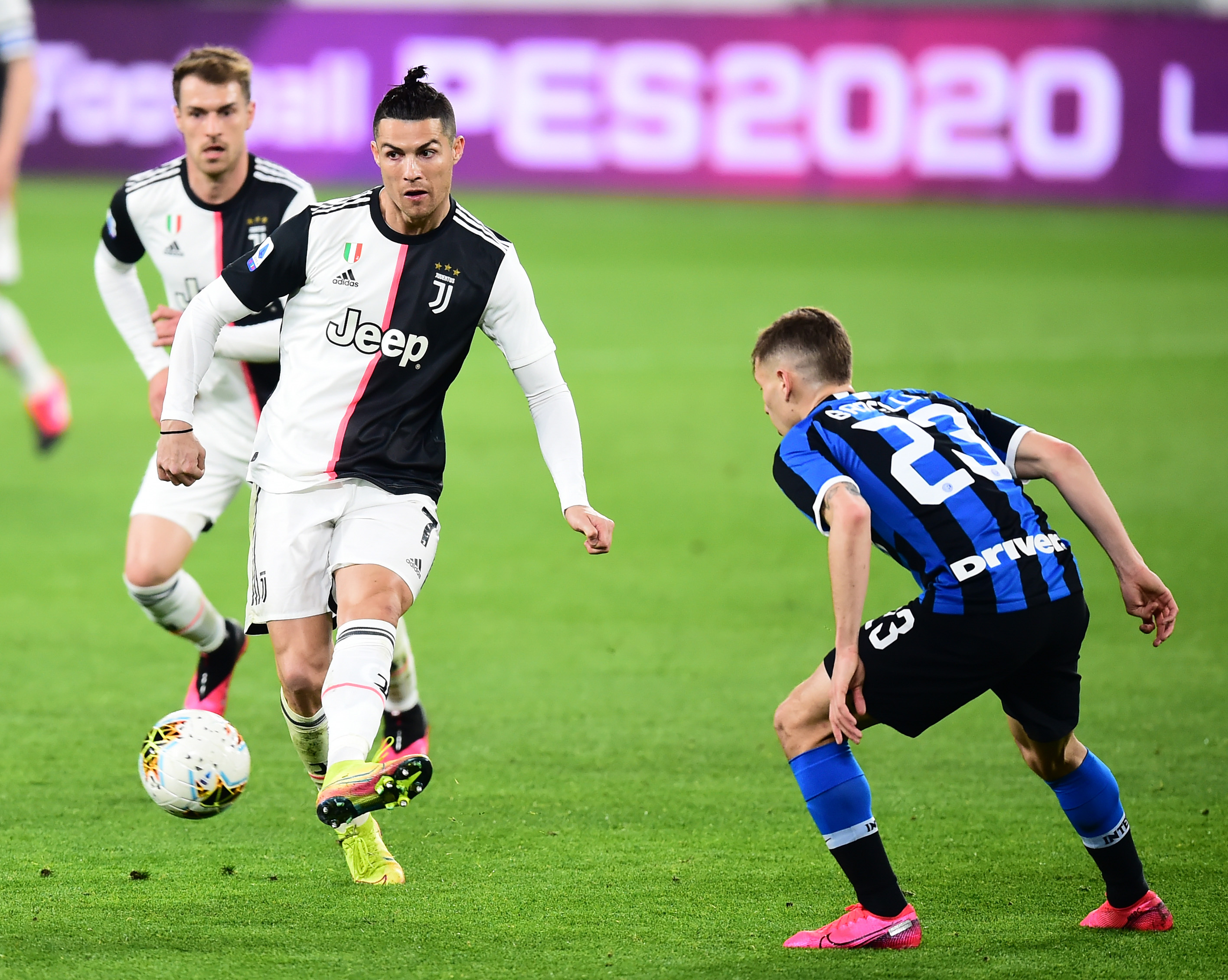 世欧预半场：奥尔莫闪击、居尔扳平，西班牙暂1-1土耳其（世欧预半场：奥尔莫先开纪录，居尔扳平，西班牙与土耳其暂战成1-1）