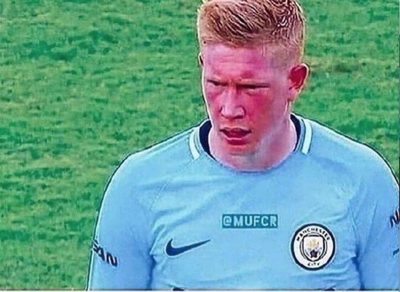 氛围不错，美国季前赛顺利收官后曼联球员集体团建