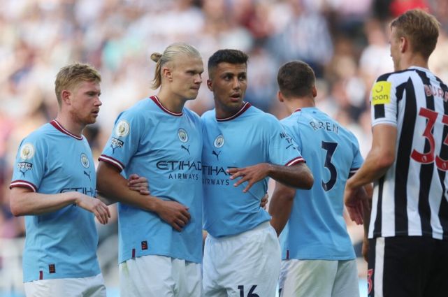 多特客战曼城大名单：吉拉西、施洛特贝克在列，布兰特缺阵（多特客战曼城名单出炉：吉拉西、施洛特贝克入选，布兰特无缘）