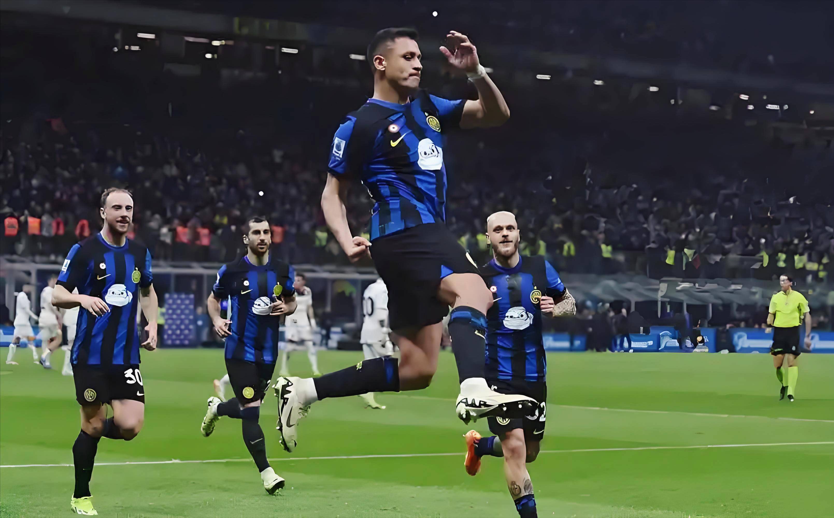 1.5亿买两个同水平的边角料中锋，曼联真是神人 ​（曼联神操作：1.5亿砸下两名水平相仿的边缘中锋）