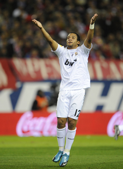 土媒：罗马和米兰都对费内巴切前锋恩-内斯里感兴趣（土耳其媒体：罗马、米兰均有意费内巴切前锋恩-内斯里）