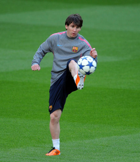 记者：切尔西初步接触塞梅尼奥团队，曼市双雄仍领跑竞购大战（记者：切尔西已初步接洽塞梅尼奥团队，曼联与曼城仍领跑引援争夺战）