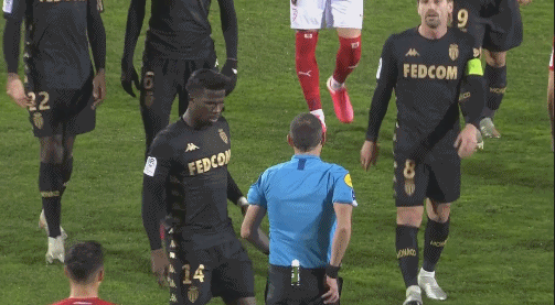 欧冠半场：科纳特进球被吹，蓝黑军伤2将，国米0-0利物浦（欧冠半场：科纳特进球被判无效，蓝黑军团伤退两人，国米0-0利物浦）