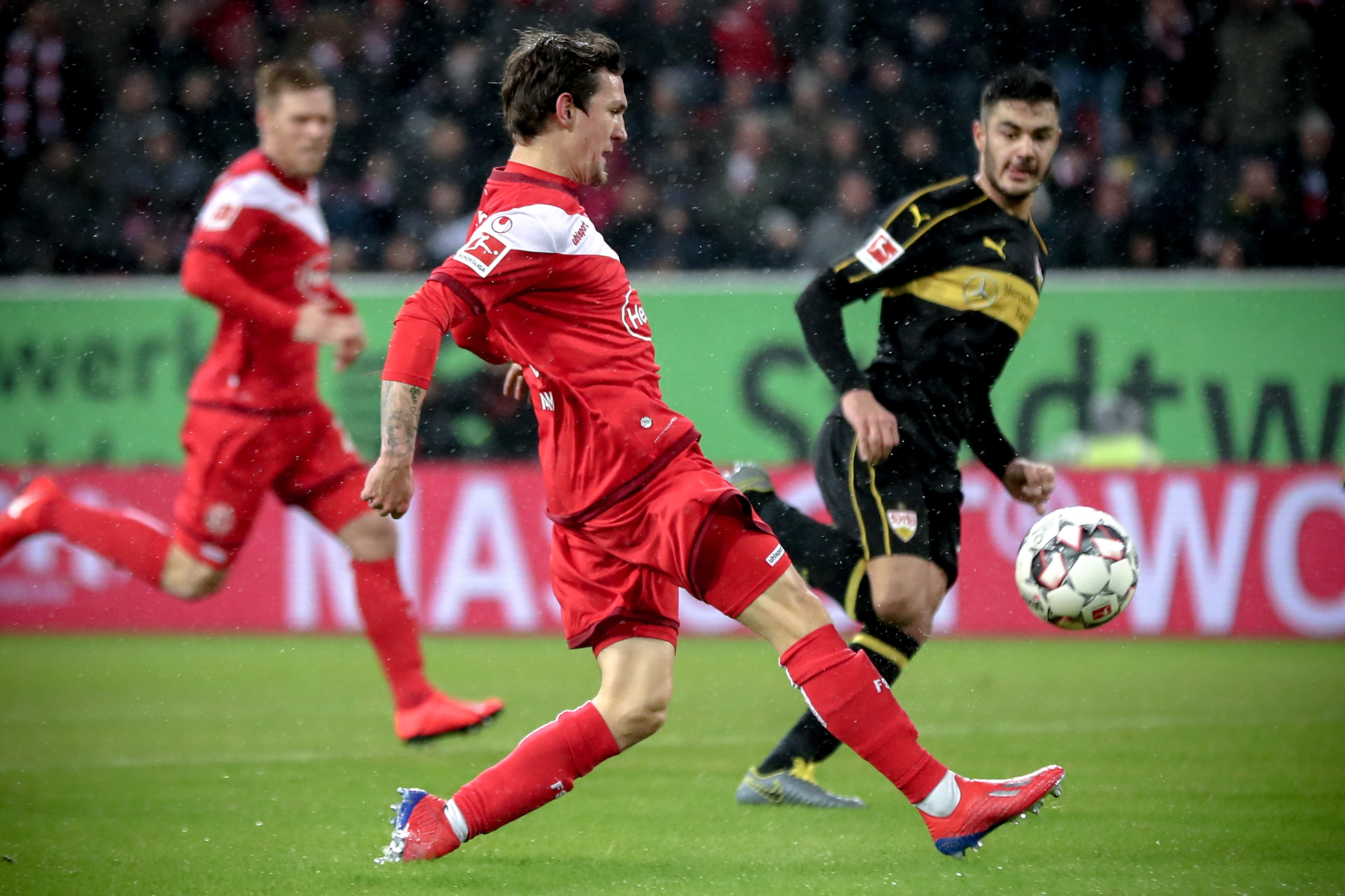 男排世联赛第二周戈麦斯17分阿根廷男排零封荷兰队（男排世联赛次周：戈麦斯砍下17分，阿根廷3-0击败荷兰）