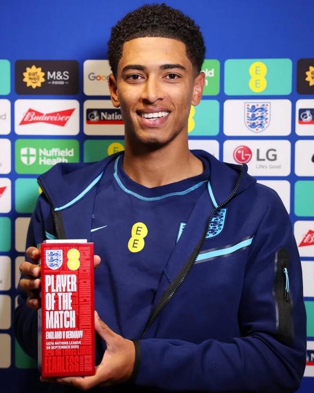 德天空：拜仁目前对格里马尔多没兴趣，夏窗不太可能引进他（德国天空体育：拜仁现阶段无意格里马尔多，今夏引进可能性渺茫）