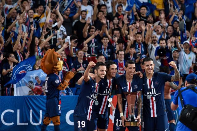 世界杯官方发布直通队伍集结海报：42个国家，同一个梦想（世界杯官宣直通球队集结海报：42国同心逐梦）