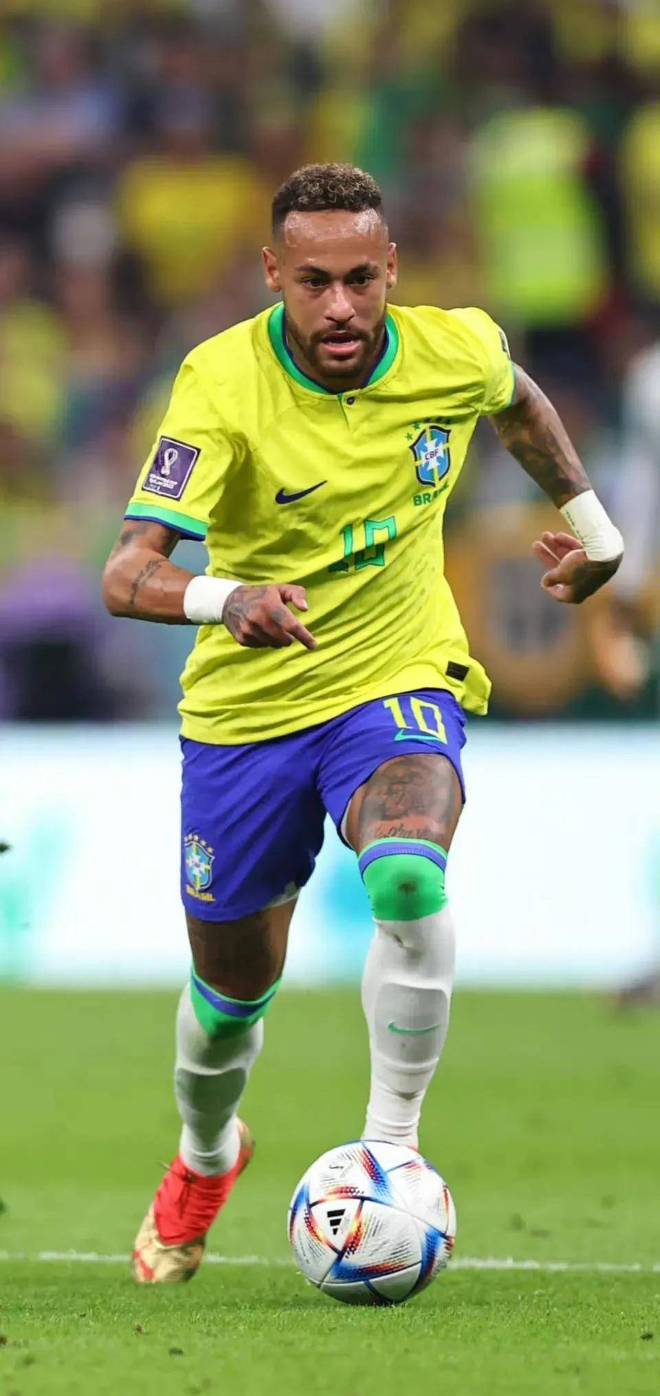 每体：亚马尔成西甲遭种族歧视最多球员，占比超维尼修斯一倍（每体：亚马尔成西甲遭种族歧视最频繁球员，比例为维尼修斯的两倍）