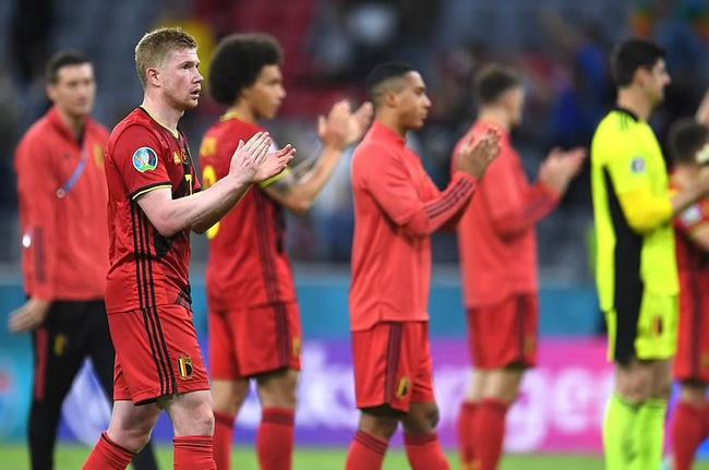 奥尔莫进球的艺术作品：26次传球，巴萨团队配合的巅峰演绎