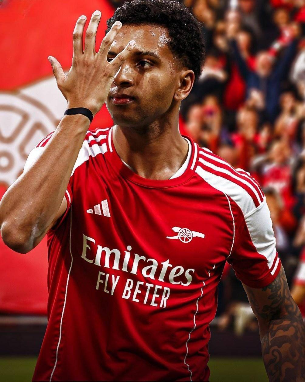 官方：洛杉矶FC与38岁门将洛里续约至2026年，含1年续约选项