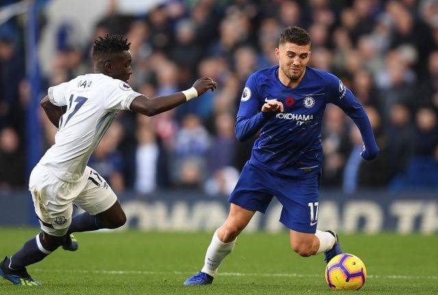 皇马本泽马梅开二度助球队获胜（本泽马双响助皇马全取三分）