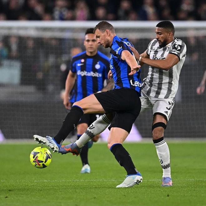 继C罗之后，姆巴佩是第二位单一自然年为皇马进球53+的球员