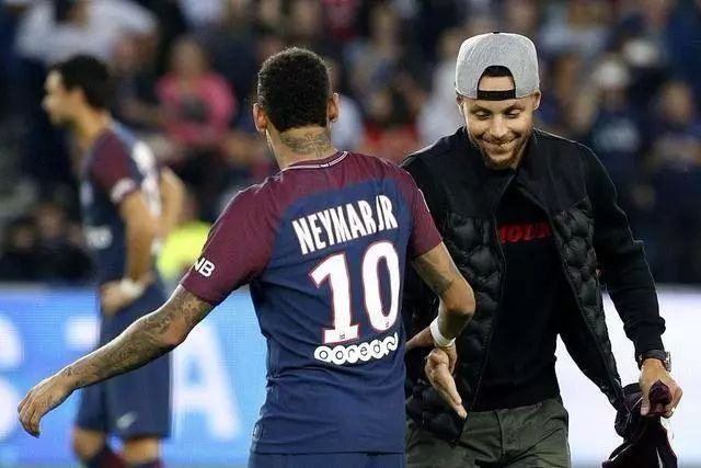 命中率62.8%！活塞打出队史近25年最佳投篮表现（活塞投篮命中率62.8%，创近25年队史新高）